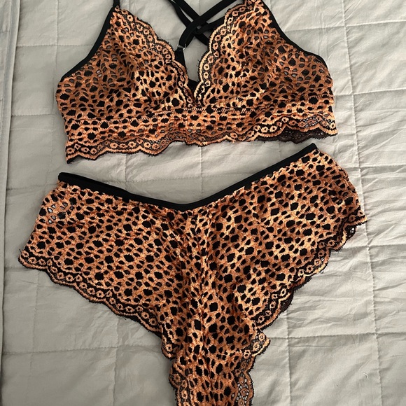 Lounge Set/Lingerie Lot - Picture 4 of 4